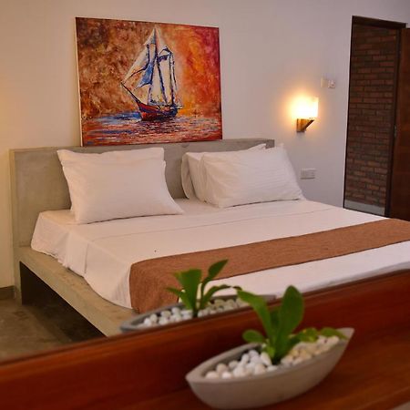 Lily Holiday Apartments Hikkaduwa Exterior photo