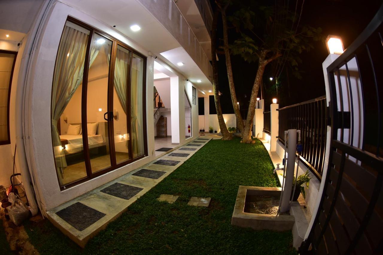 Lily Holiday Apartments Hikkaduwa Exterior photo