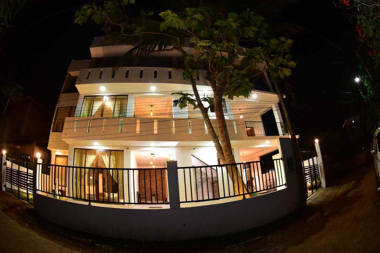 Lily Holiday Apartments Hikkaduwa Exterior photo