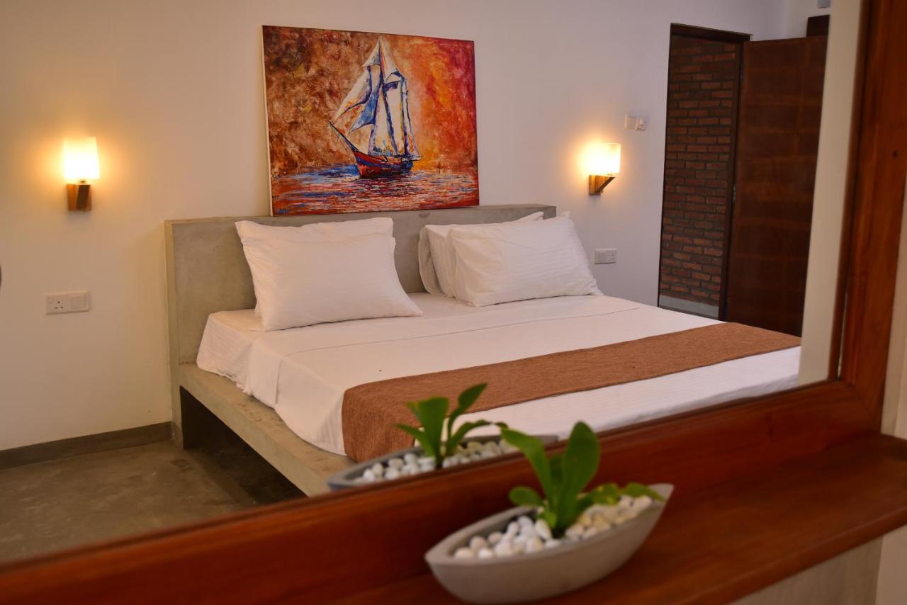 Lily Holiday Apartments Hikkaduwa Exterior photo