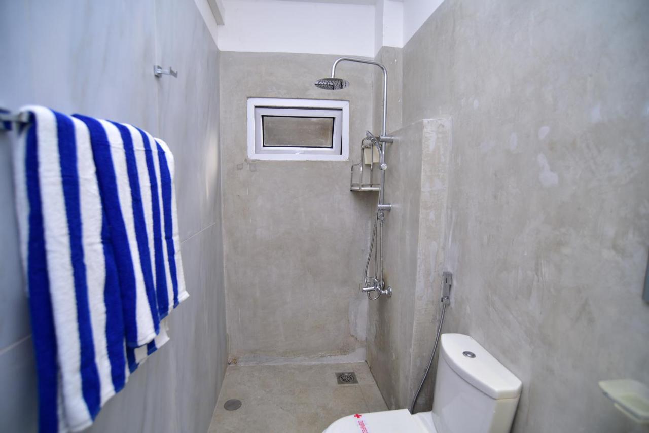 Lily Holiday Apartments Hikkaduwa Exterior photo