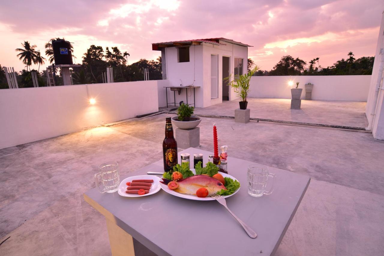 Lily Holiday Apartments Hikkaduwa Exterior photo