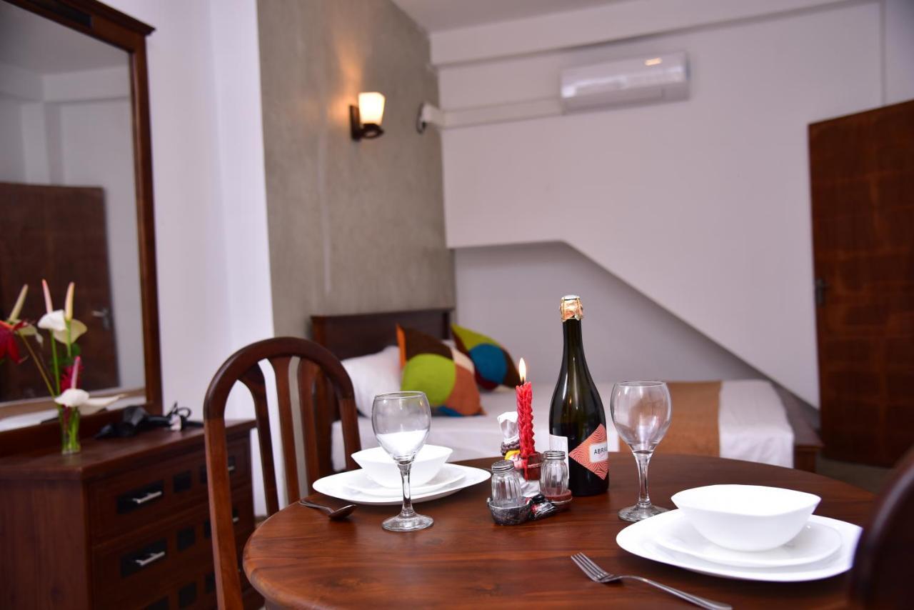 Lily Holiday Apartments Hikkaduwa Exterior photo